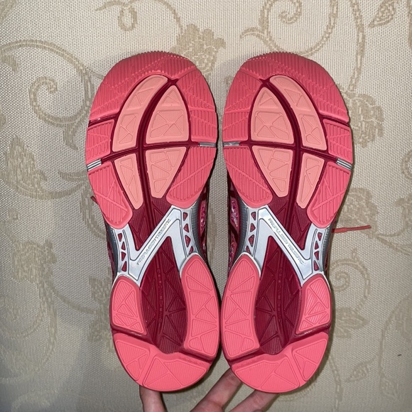 ✨HOST PICK✨ ASICS Guava/Pink Gel-Noosa Sole Supportive Runner Sneakers - Picture 5 of 9